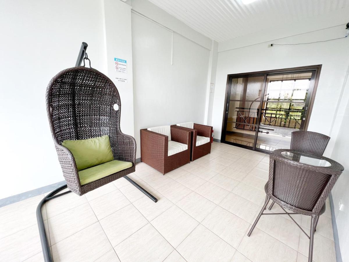 Verra Inn Тагайтай Экстерьер фото