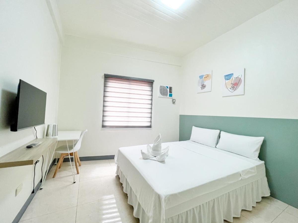 Verra Inn Тагайтай Экстерьер фото